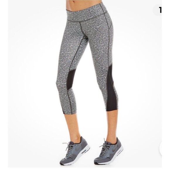 Nike Capri leggings women's printed Dri Fit capri athletic pants size large - Picture 1 of 8